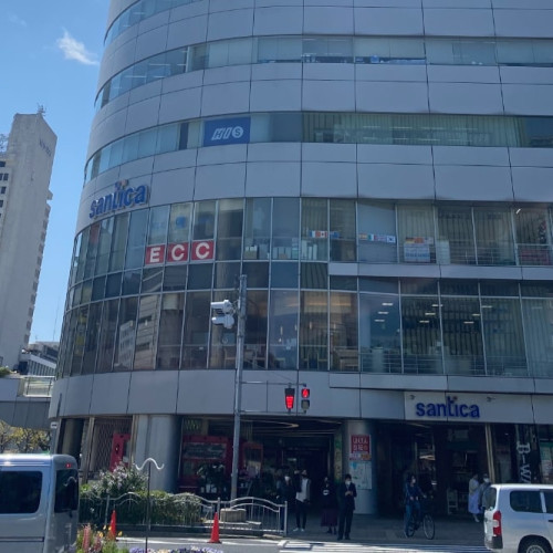 神戸三ノ宮駅前デンタル矯正歯科の外観