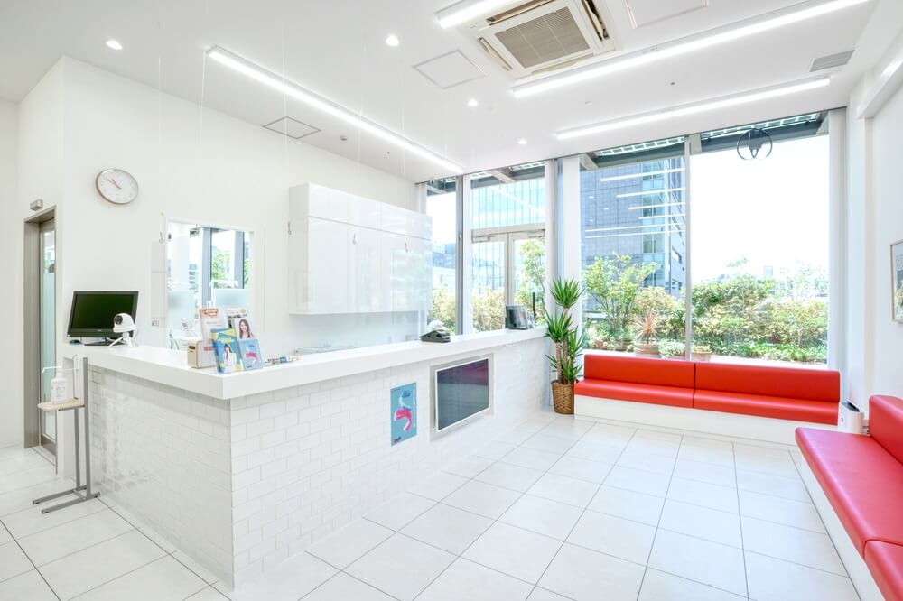 初回検診費用が無料！<br />
駅チカ＆土日祝も診療で通いやすい