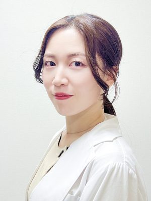 新橋DDデンタルクリニック 院長<br />
歯科医師　喜多由里子