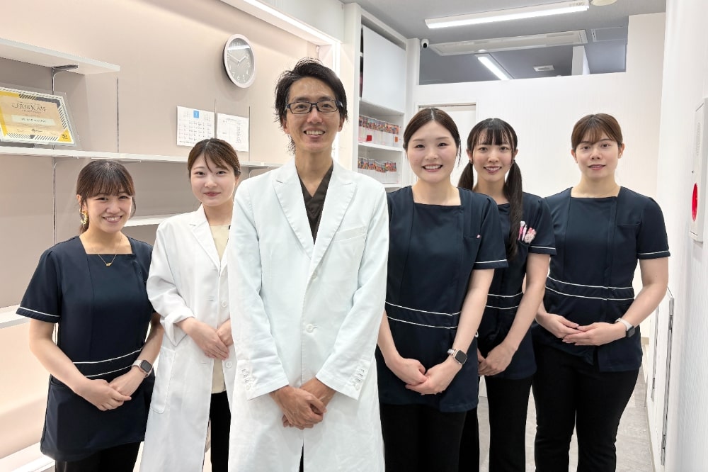 矯正経験豊富なドクターが在籍<br />
審美性と治療スピードにこだわる